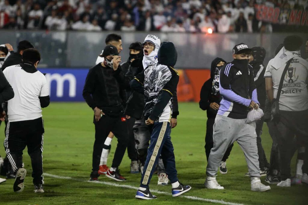 Colo Colo lamenta muerte de dos aficionados previo a juego de Copa Libertadores