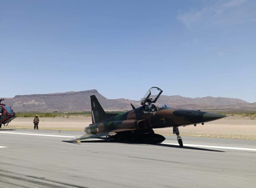 Se accidente avión militar de ataque F5 en el Aeropuerto de Chihuahua